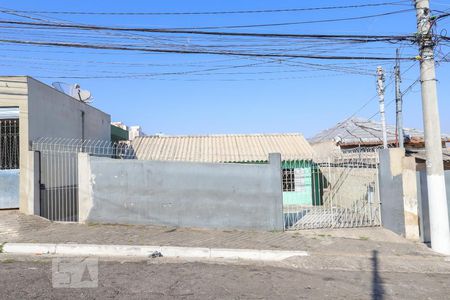 Casa à venda com 70m², 2 quartos e 1 vaga Casa à venda com 70m², 2 quartos e 1 vagaFachada