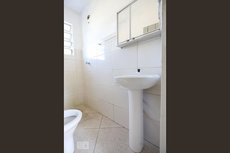 Casa à venda com 70m², 2 quartos e 1 vaga Casa à venda com 70m², 2 quartos e 1 vagaBanheiro