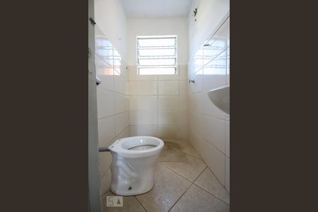 Casa à venda com 70m², 2 quartos e 1 vaga Casa à venda com 70m², 2 quartos e 1 vagaBanheiro