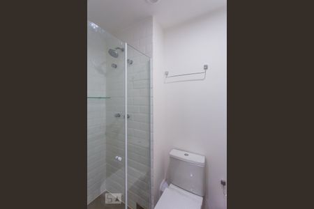 Banheiro de kitnet/studio para alugar com 1 quarto, 20m² em Vila Mariana, São Paulo