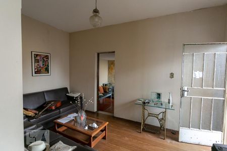 Sala de casa à venda com 9 quartos, 380m² em Sagrada Família, Belo Horizonte