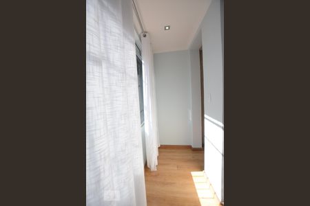 Corredor de apartamento à venda com 3 quartos, 80m² em Bonsucesso, Rio de Janeiro