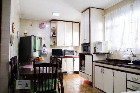 Casa à venda com 150m², 2 quartos e 4 vagas Casa à venda com 150m², 2 quartos e 4 vagasCozinha