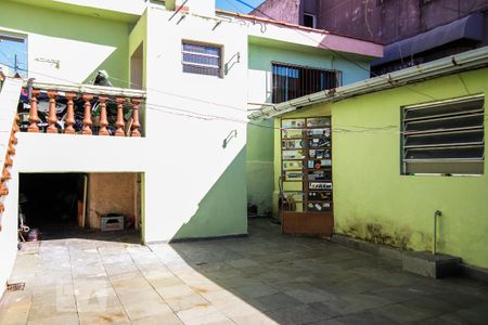 Casa à venda com 150m², 2 quartos e 4 vagas Casa à venda com 150m², 2 quartos e 4 vagasQuintal
