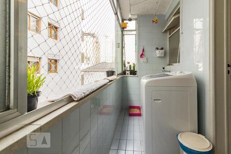 Apartamento à venda com 98m², 3 quartos e sem vaga Apartamento à venda com 98m², 3 quartos e sem vagaDetalhe da area de serviço