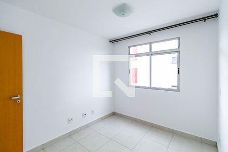 Quarto  de apartamento para alugar com 2 quartos, 65m² em Manacás, Belo Horizonte
