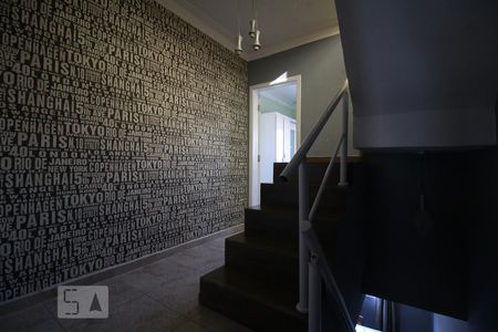 Casa para alugar com 150m², 2 quartos e 1 vagaEscada