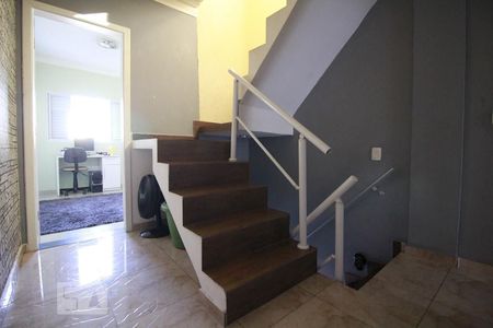 Casa para alugar com 150m², 2 quartos e 1 vagaEscada