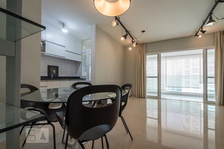 Studio para alugar com 50m², 1 quarto e 1 vaga Studio para alugar com 50m², 1 quarto e 1 vagaSala