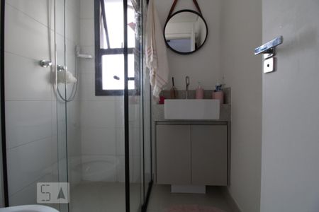 Banheiro de kitnet/studio para alugar com 1 quarto, 35m² em Campo Belo, São Paulo