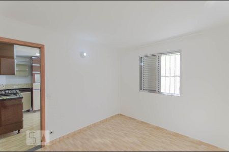 Quarto 2 de apartamento para alugar com 2 quartos, 45m² em Vila Sílvia, São Paulo