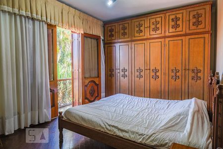 Casa à venda com 500m², 5 quartos e 5 vagasSuíte 2