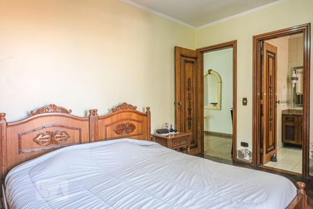 Casa à venda com 500m², 5 quartos e 5 vagasSuíte 2