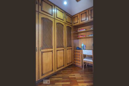 Casa à venda com 500m², 5 quartos e 5 vagasSuíte 4