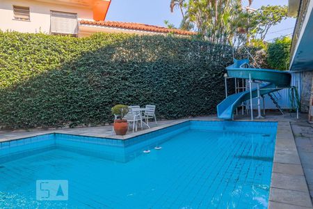 Casa à venda com 500m², 5 quartos e 5 vagasPiscina
