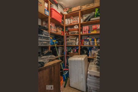 Casa à venda com 500m², 5 quartos e 5 vagasDespensa