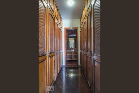 Casa à venda com 500m², 5 quartos e 5 vagasCloset da suíte 1