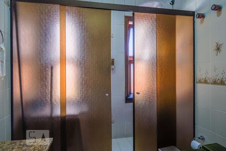 Casa à venda com 500m², 5 quartos e 5 vagasBanheiro da Suíte 2