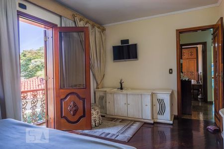 Casa à venda com 500m², 5 quartos e 5 vagasSuíte 1