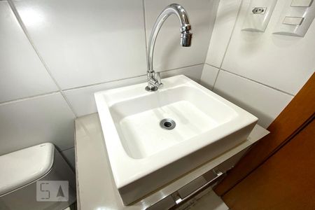 Banheiro de apartamento à venda com 1 quarto, 31m² em Centro, São Leopoldo