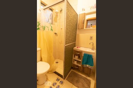 Banheiro de apartamento à venda com 2 quartos, 45m² em Olaria, Canoas