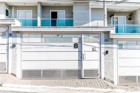 Casa à venda com 120m², 2 quartos e 2 vagasFachada