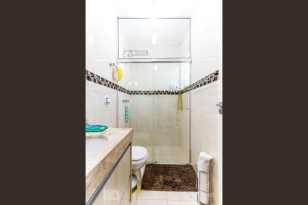 Casa à venda com 120m², 2 quartos e 2 vagasBanheiro da Suíte 1