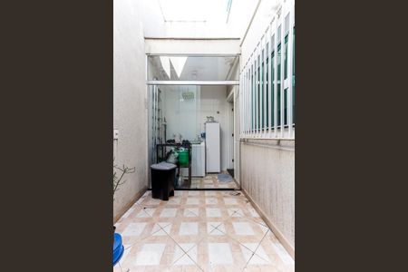 Casa à venda com 120m², 2 quartos e 2 vagasQuintal