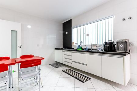 Casa à venda com 120m², 2 quartos e 2 vagasCozinha