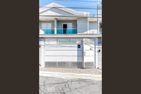 Casa à venda com 120m², 2 quartos e 2 vagasFachada