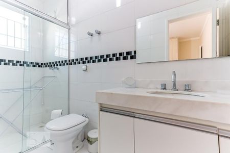 Casa à venda com 120m², 2 quartos e 2 vagasBanheiro da Suíte 2