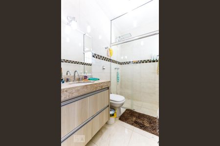 Casa à venda com 120m², 2 quartos e 2 vagasBanheiro da Suíte 1