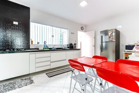 Casa à venda com 120m², 2 quartos e 2 vagasCozinha