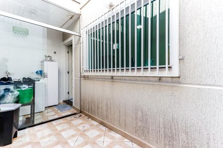 Casa à venda com 120m², 2 quartos e 2 vagasQuintal