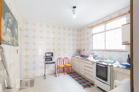 Casa à venda com 750m², 5 quartos e 3 vagas Casa à venda com 750m², 5 quartos e 3 vagasCozinha 1 (1º andar)