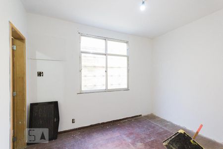 Casa à venda com 750m², 5 quartos e 3 vagas Casa à venda com 750m², 5 quartos e 3 vagasQuarto 2 - Suíte (1º andar)