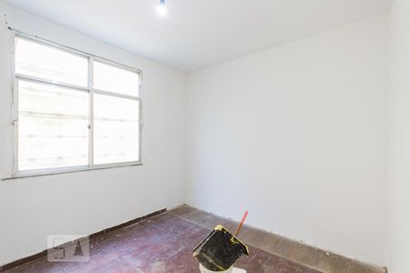 Casa à venda com 750m², 5 quartos e 3 vagas Casa à venda com 750m², 5 quartos e 3 vagasQuarto 2 - Suíte (1º andar)