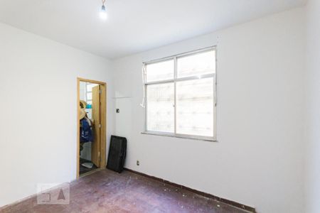 Casa à venda com 750m², 5 quartos e 3 vagas Casa à venda com 750m², 5 quartos e 3 vagasQuarto 2 - Suíte (1º andar)