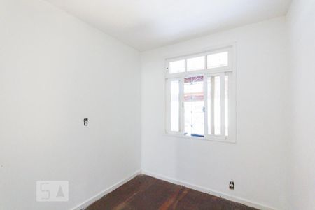 Casa à venda com 750m², 5 quartos e 3 vagas Casa à venda com 750m², 5 quartos e 3 vagasQuarto 3 - Suíte (1º andar)