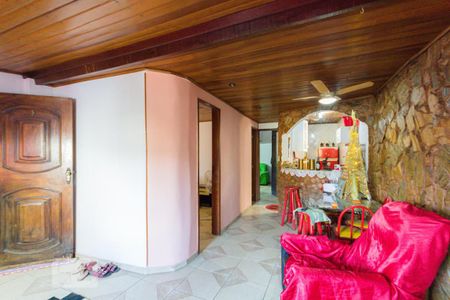 Casa à venda com 750m², 5 quartos e 3 vagas Casa à venda com 750m², 5 quartos e 3 vagasSala 3 (2º andar)