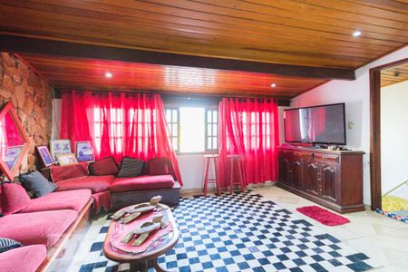 Casa à venda com 750m², 5 quartos e 3 vagas Casa à venda com 750m², 5 quartos e 3 vagasSala 3 (2º andar)