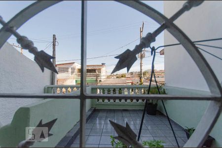 Vista Sala de casa à venda com 3 quartos, 110m² em Vila Araguaia, São Paulo