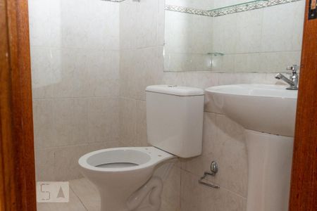 Casa de condomínio para alugar com 80m², 2 quartos e 2 vagas Casa de condomínio para alugar com 80m², 2 quartos e 2 vagasBanheiro da Suíte 2