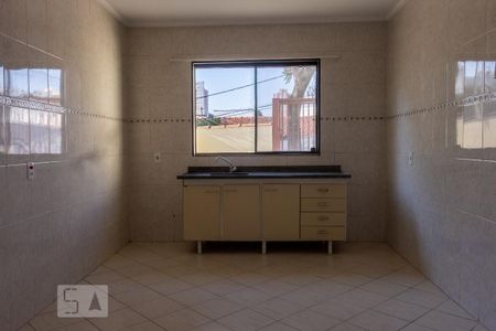 Casa de condomínio para alugar com 80m², 2 quartos e 2 vagas Casa de condomínio para alugar com 80m², 2 quartos e 2 vagasCozinha