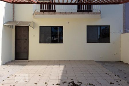 Casa de condomínio para alugar com 80m², 2 quartos e 2 vagas Casa de condomínio para alugar com 80m², 2 quartos e 2 vagasGaragem