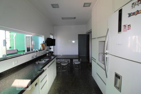 Casa à venda com 282m², 3 quartos e 3 vagasCozinha