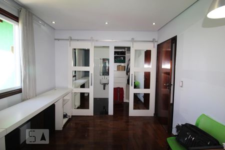 Casa à venda com 282m², 3 quartos e 3 vagasSuite 2