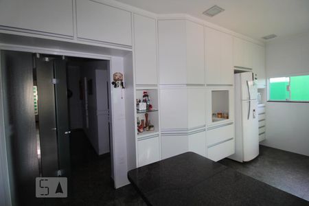 Casa à venda com 282m², 3 quartos e 3 vagasCozinha