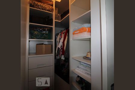 Casa à venda com 282m², 3 quartos e 3 vagasSuite 2 closet