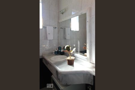 Casa à venda com 282m², 3 quartos e 3 vagasSuite 1 Banheiro